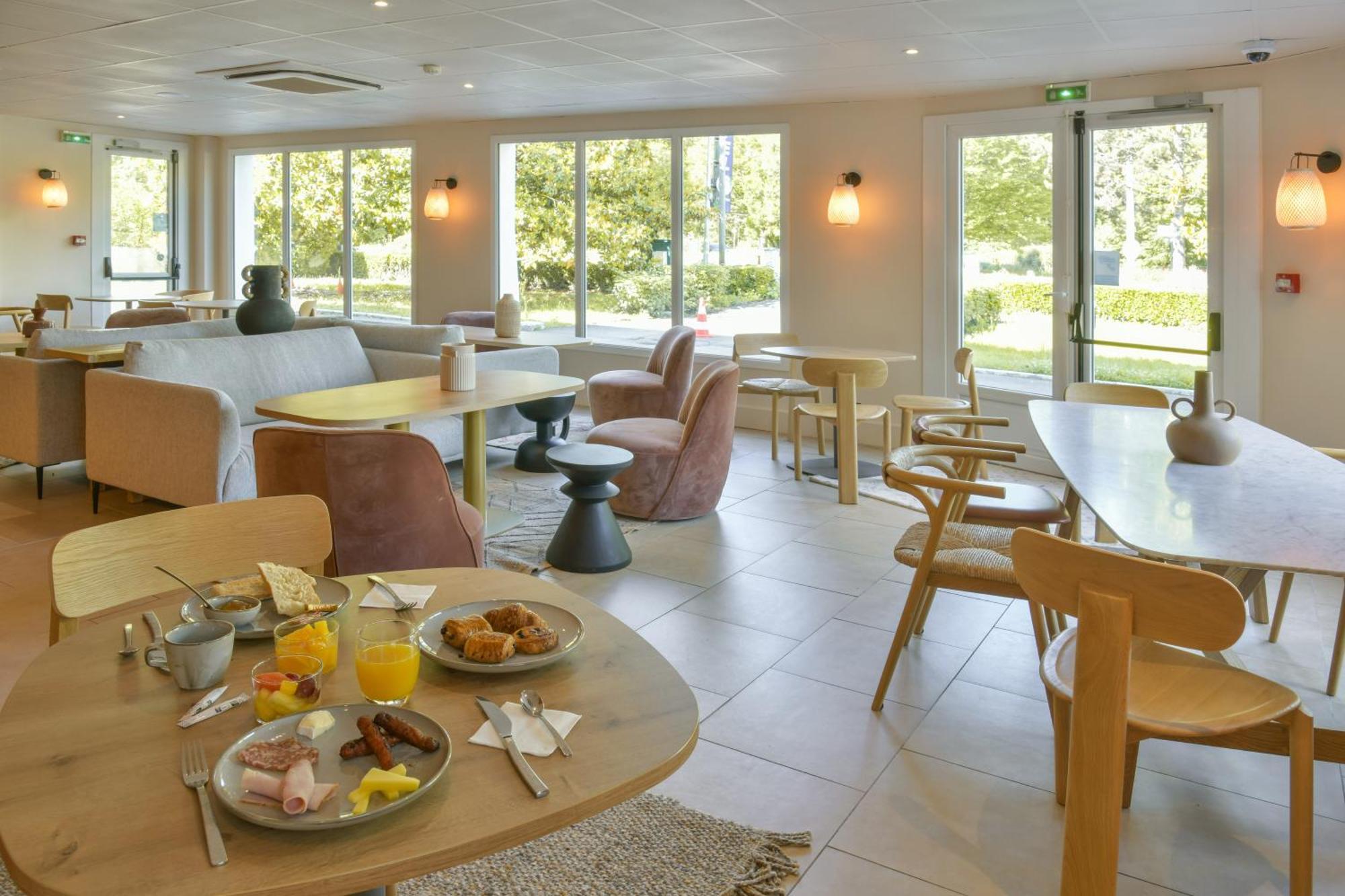 Bhoma Bourges - Hotel & Restaurant Exteriör bild