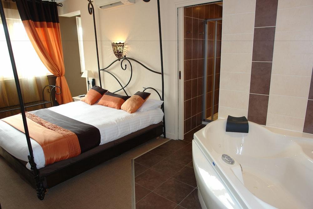 Bhoma Bourges - Hotel & Restaurant Exteriör bild